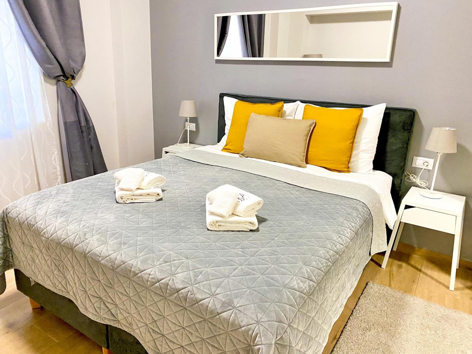 D&A City Center Apartments With Free Parking พูลา ภายนอก รูปภาพ