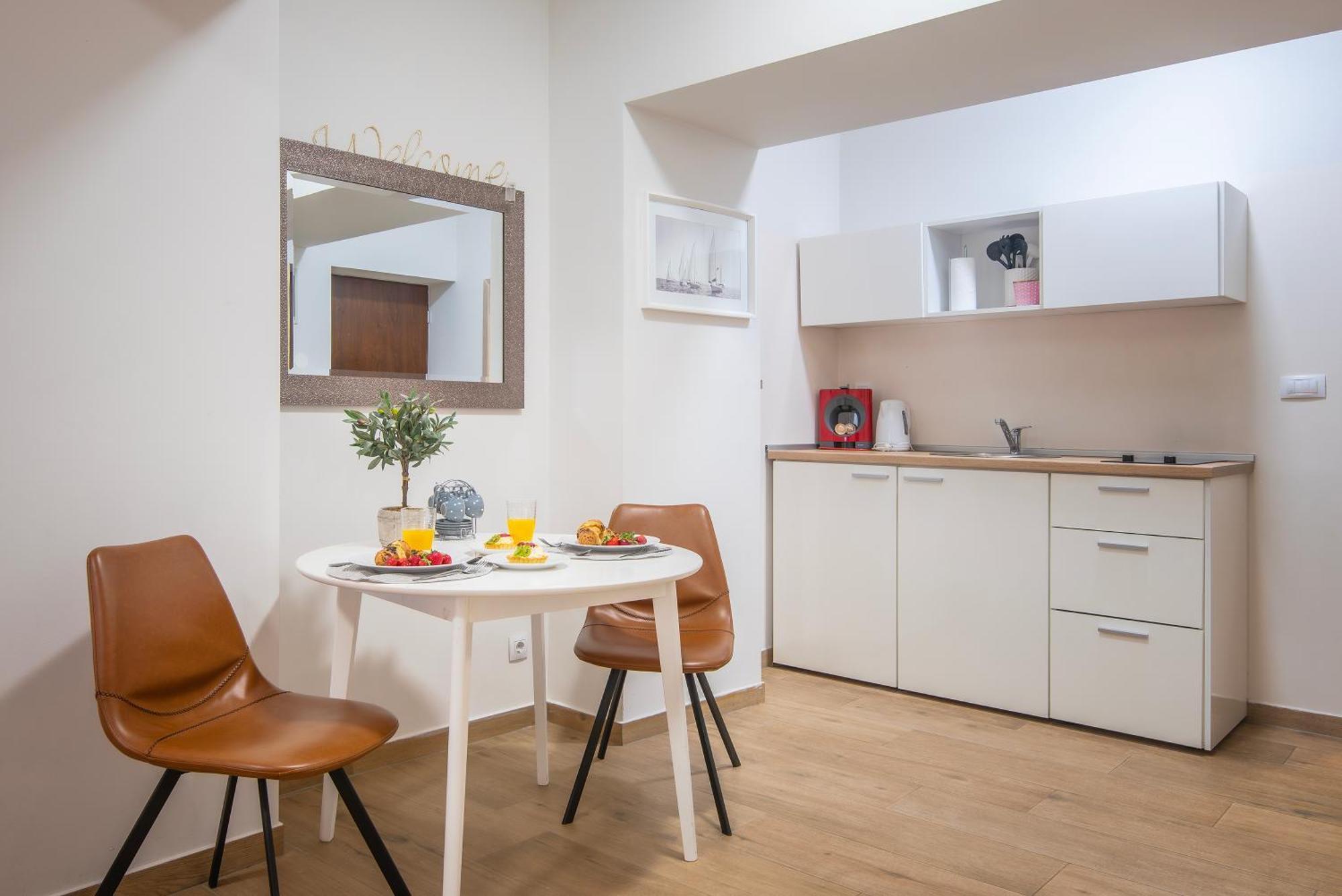 D&A City Center Apartments With Free Parking พูลา ภายนอก รูปภาพ