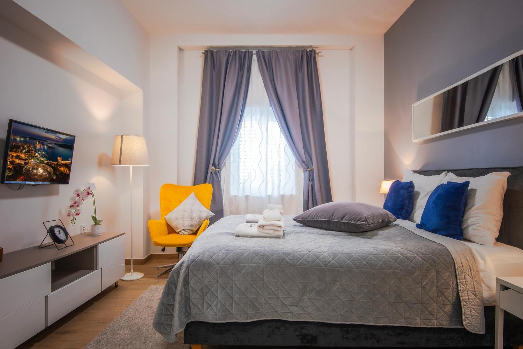 D&A City Center Apartments With Free Parking พูลา ภายนอก รูปภาพ
