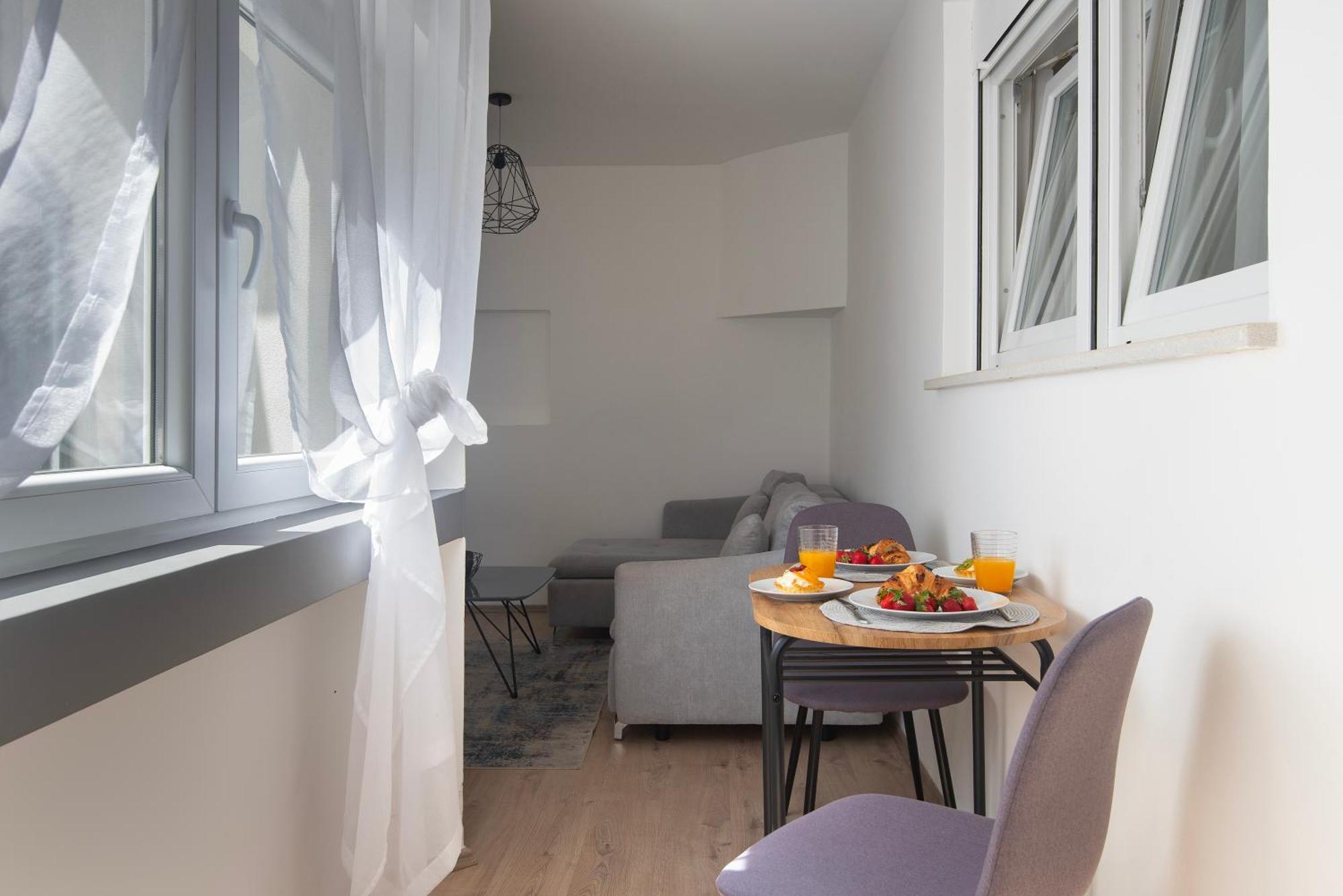 D&A City Center Apartments With Free Parking พูลา ภายนอก รูปภาพ