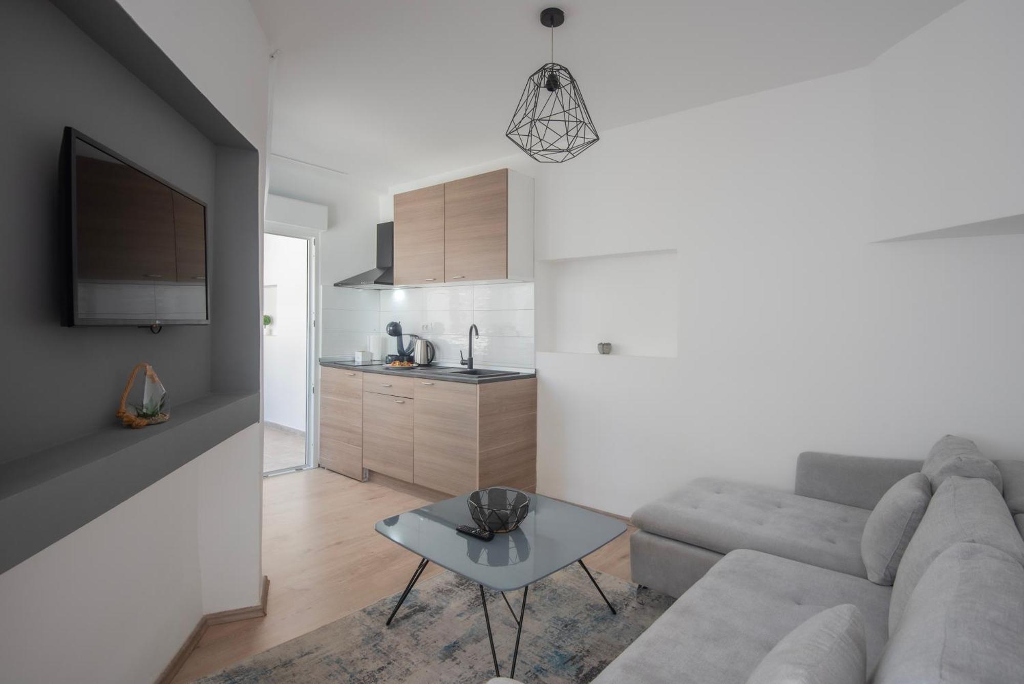 D&A City Center Apartments With Free Parking พูลา ภายนอก รูปภาพ