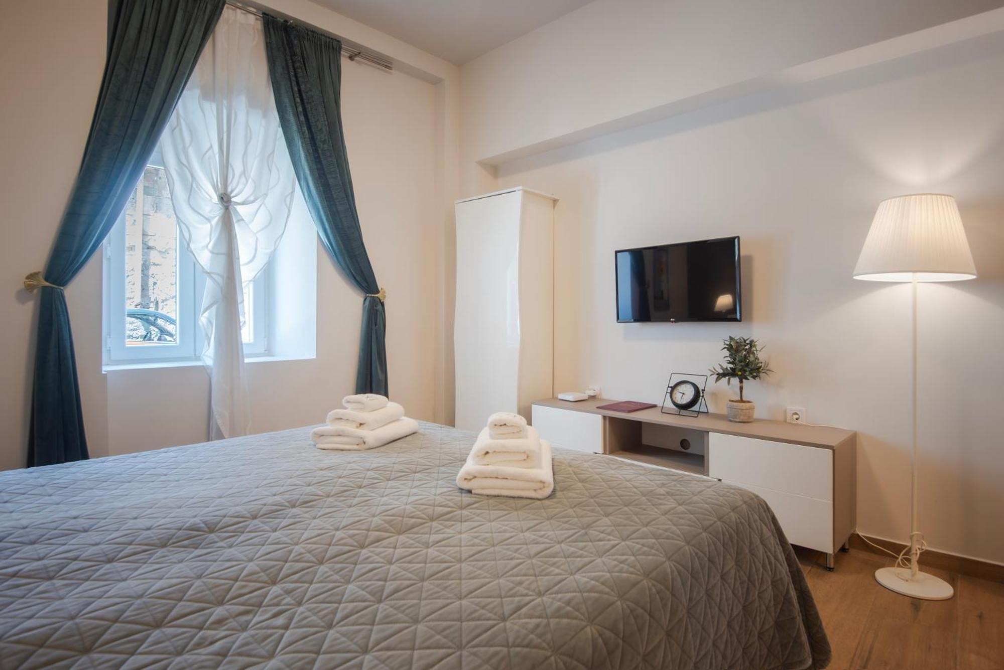 D&A City Center Apartments With Free Parking พูลา ภายนอก รูปภาพ