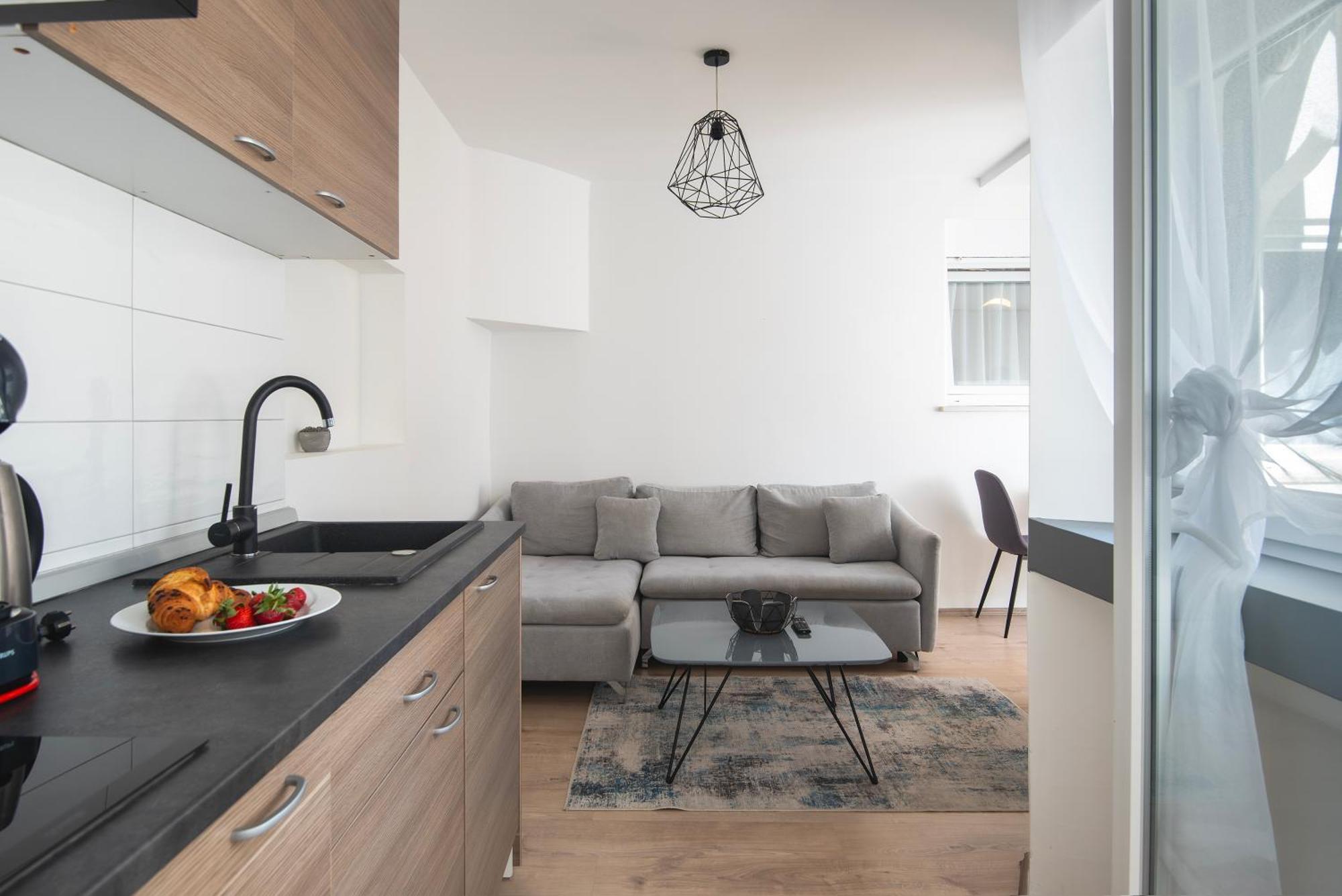 D&A City Center Apartments With Free Parking พูลา ภายนอก รูปภาพ