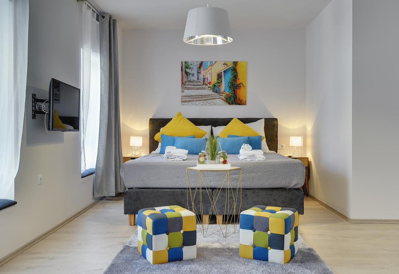 D&A City Center Apartments With Free Parking พูลา ภายนอก รูปภาพ