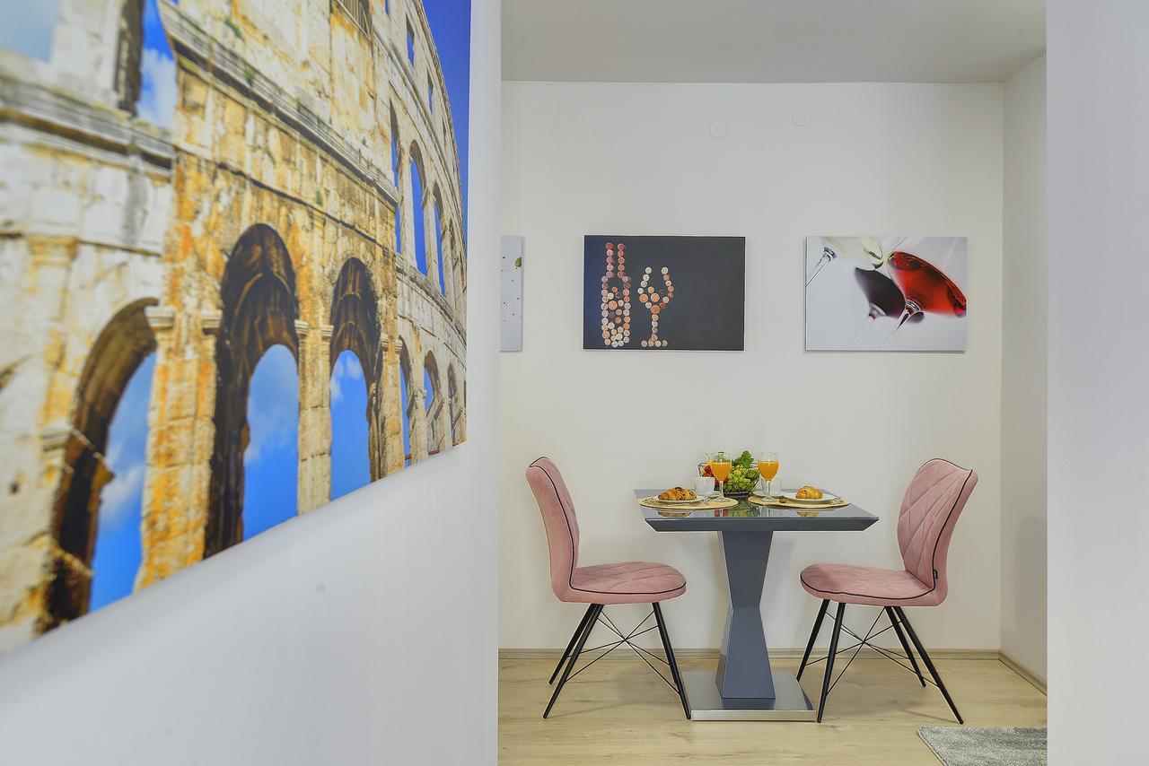 D&A City Center Apartments With Free Parking พูลา ภายนอก รูปภาพ