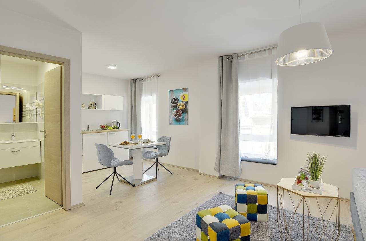 D&A City Center Apartments With Free Parking พูลา ภายนอก รูปภาพ