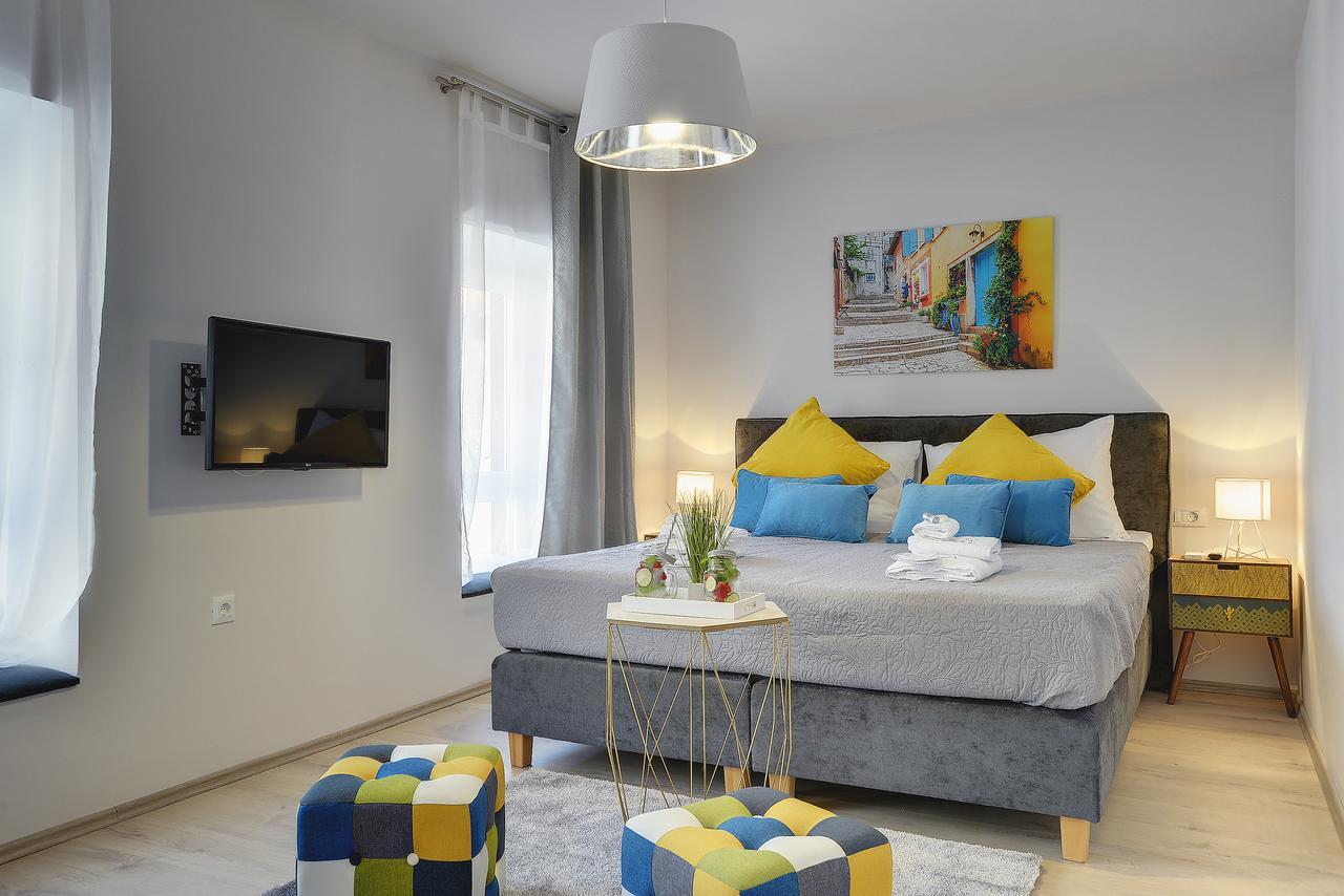 D&A City Center Apartments With Free Parking พูลา ภายนอก รูปภาพ