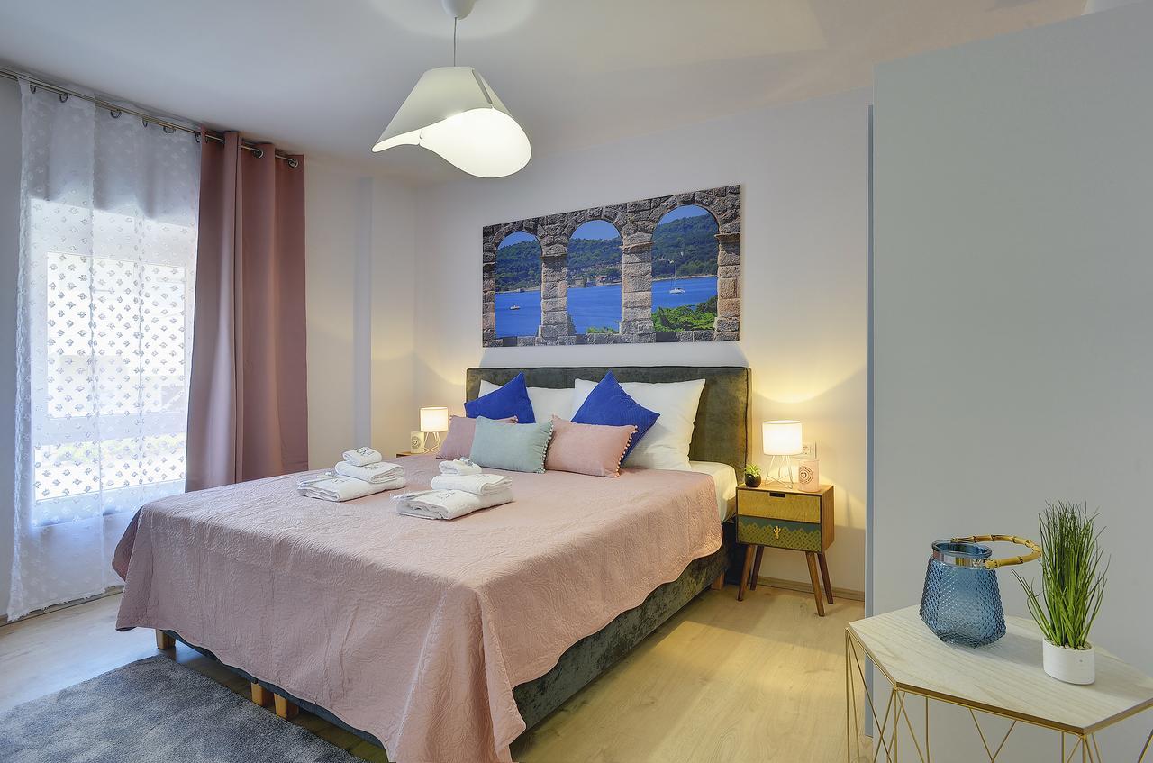 D&A City Center Apartments With Free Parking พูลา ภายนอก รูปภาพ