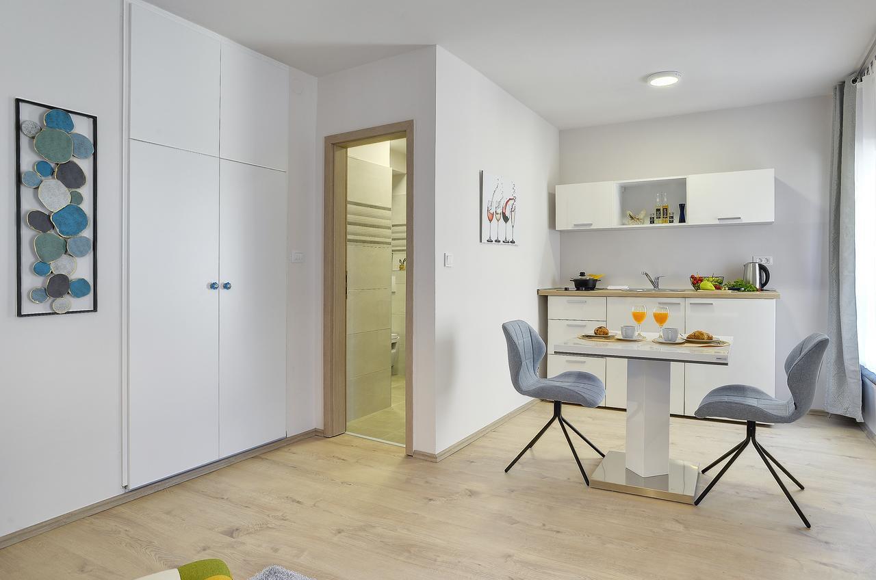 D&A City Center Apartments With Free Parking พูลา ภายนอก รูปภาพ