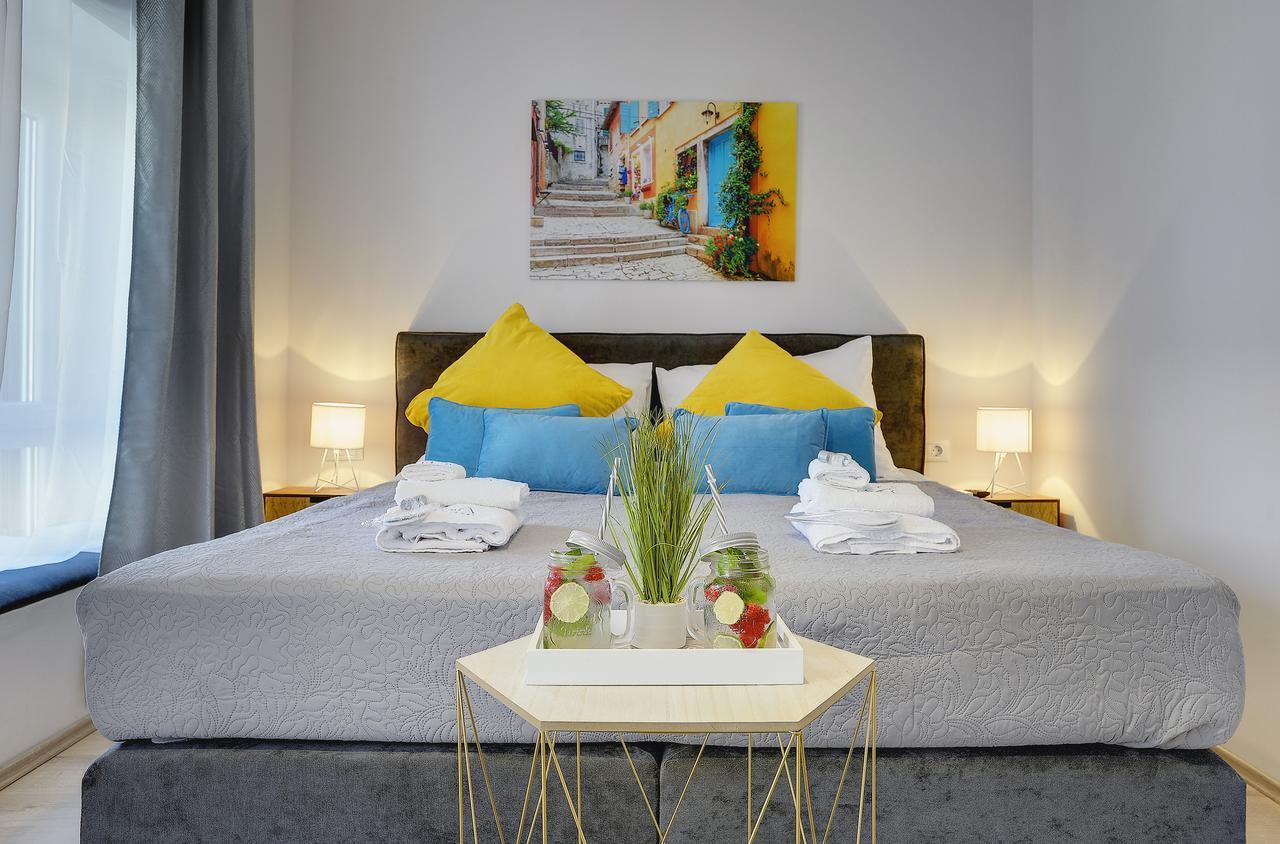D&A City Center Apartments With Free Parking พูลา ภายนอก รูปภาพ