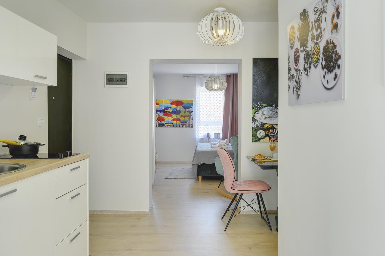 D&A City Center Apartments With Free Parking พูลา ภายนอก รูปภาพ