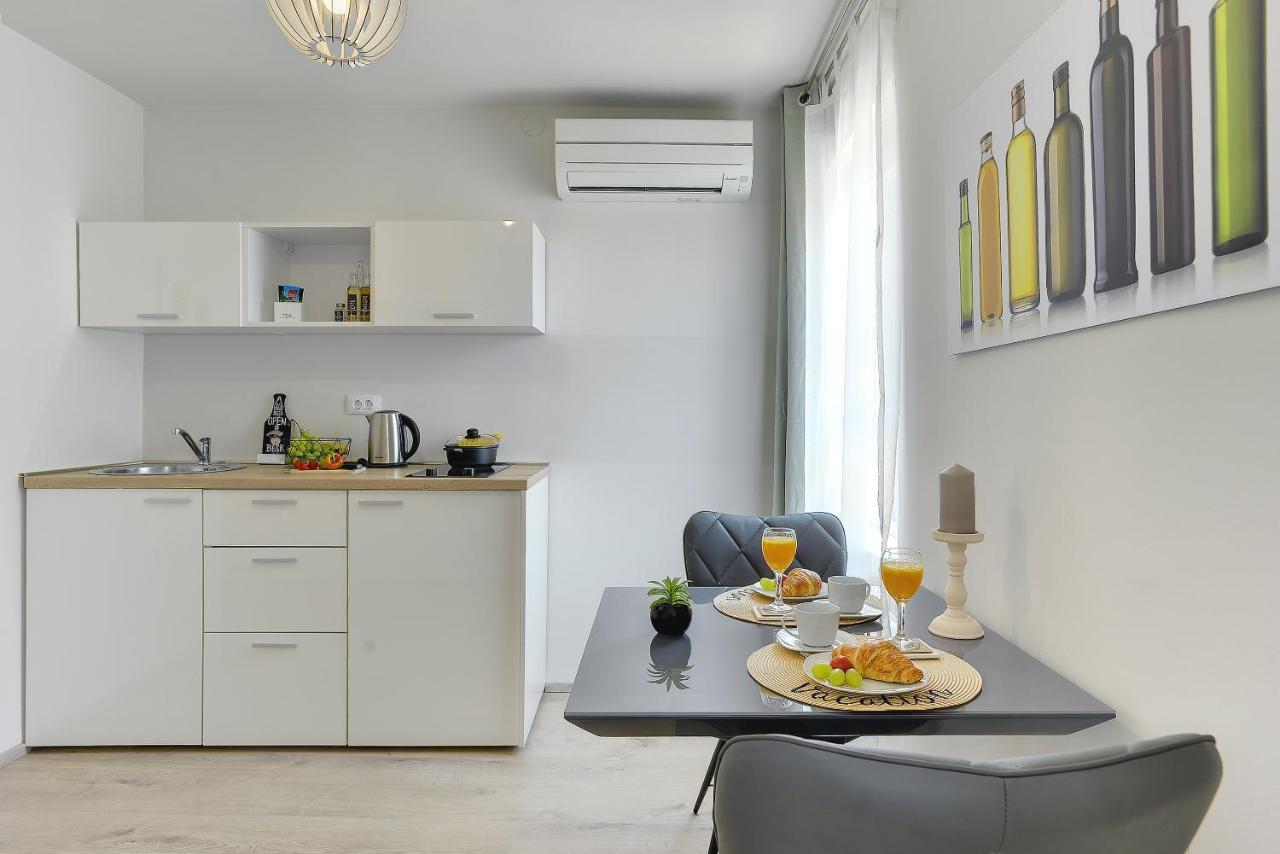 D&A City Center Apartments With Free Parking พูลา ภายนอก รูปภาพ