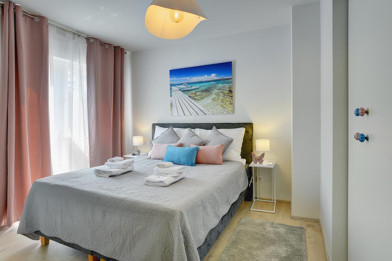 D&A City Center Apartments With Free Parking พูลา ภายนอก รูปภาพ